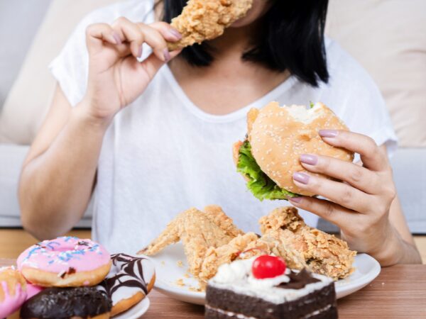 爆食い女子